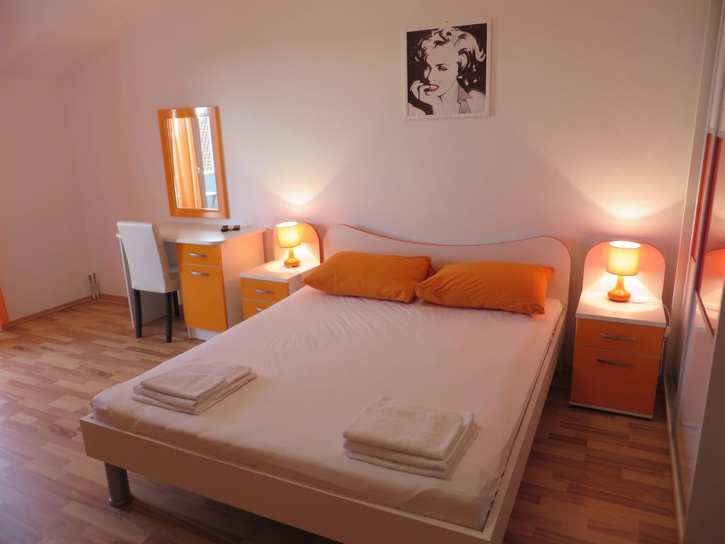 Apartments Petar Hvar Town Room photo