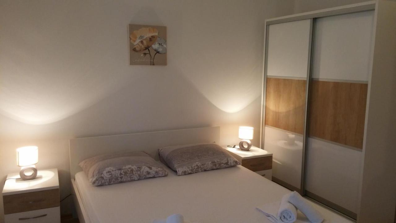 Apartments Petar Hvar Town Exterior photo
