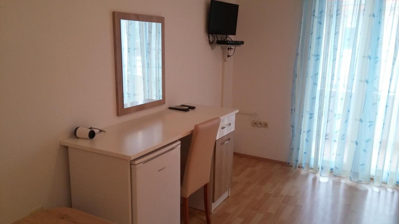 Apartments Petar Hvar Town Exterior photo